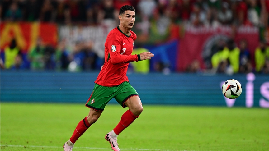 记者曝阿隆索频与瓜迪奥拉交流，拒唯尼修斯